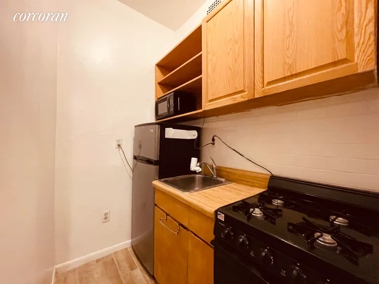 New York City Real Estate | View 2790 Broadway, 2B | room 3 | View 4