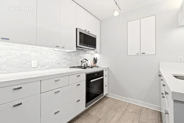 New York City Real Estate | View 45 East 25th Street, 15D | pristine new kitchen | View 4