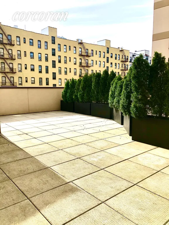 New York City Real Estate | View 33 Lincoln Road, 2D | room 1 | View 2