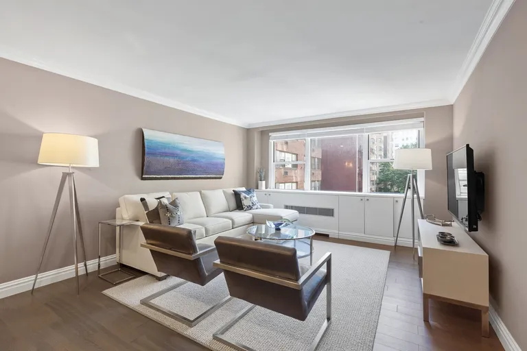 New York City Real Estate | View 233 East 69th Street, 5G | room 1 | View 2
