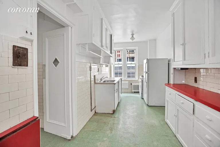 New York City Real Estate | View 40 East 66th Street, 2b | room 2 | View 3