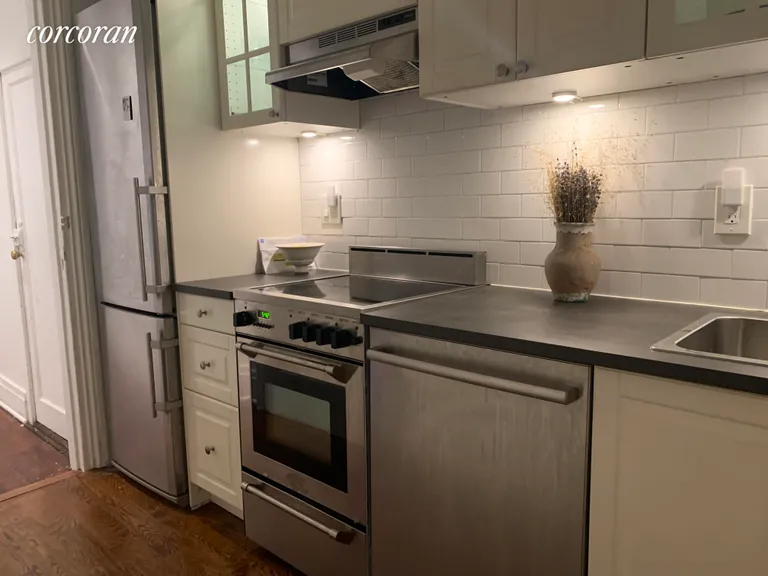New York City Real Estate | View 27 Bank Street, GARDEN | room 6 | View 7