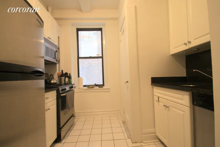 New York City Real Estate | View 114 West 70th Street, 2D | room 5 | View 6