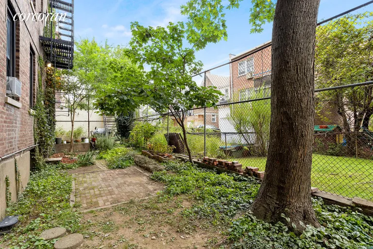 New York City Real Estate | View 415 Ocean Parkway, 4G | Courtyard | View 10