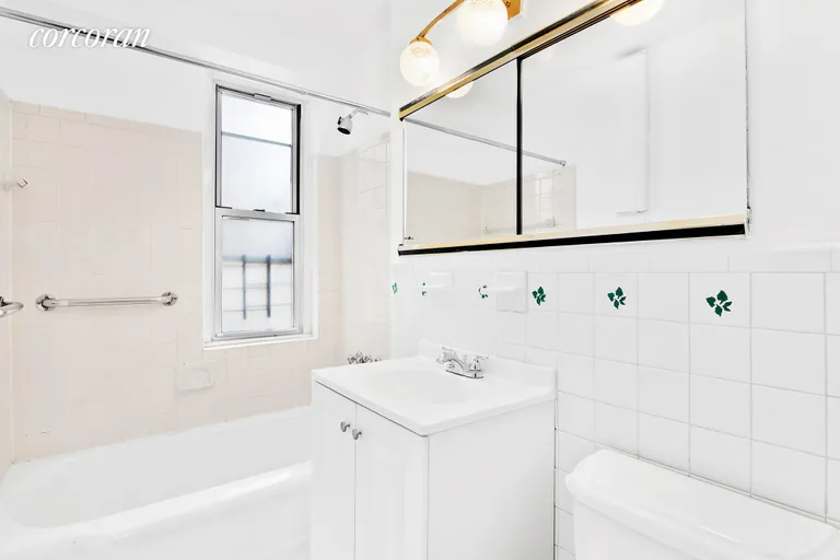 New York City Real Estate | View 301 East 22Nd Street, 5F | room 5 | View 6