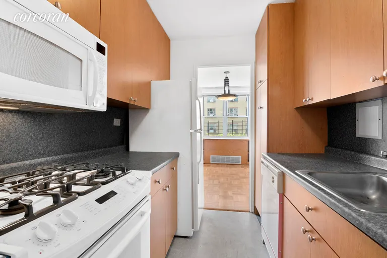 New York City Real Estate | View 301 East 22Nd Street, 5F | room 1 | View 2