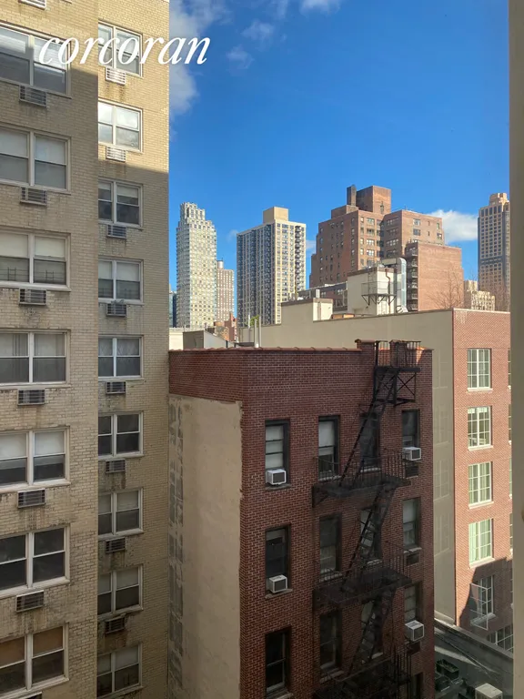 New York City Real Estate | View 215 East 80th Street, 7E | room 2 | View 3