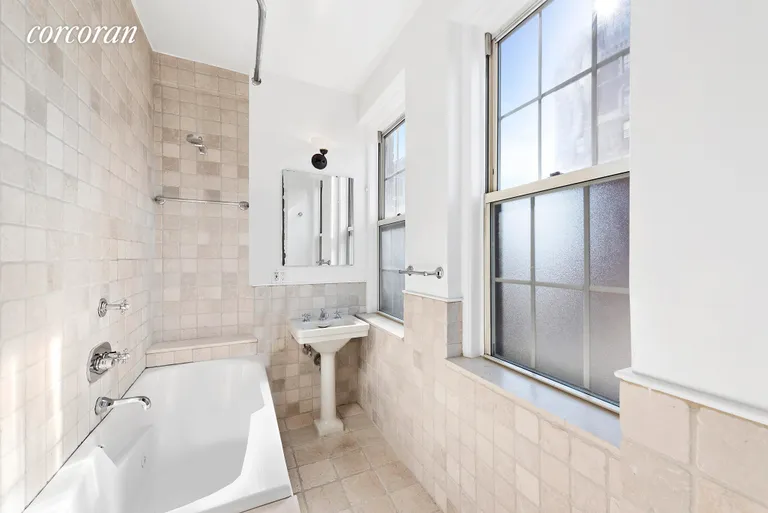 New York City Real Estate | View 41 Fifth Avenue, 8B | room 7 | View 8