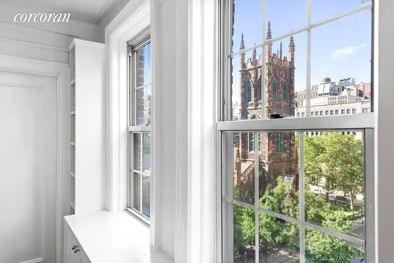 New York City Real Estate | View 41 Fifth Avenue, 8B | room 2 | View 3