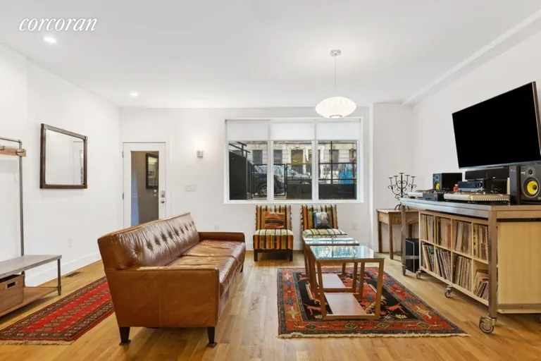 New York City Real Estate | View 44 Madison Street, 2 | 2 Beds, 2 Baths | View 1