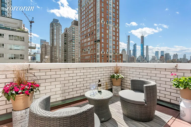New York City Real Estate | View 201 East 66th Street, 17M | room 2 | View 3