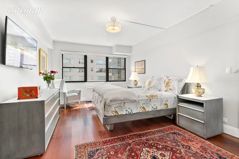 New York City Real Estate | View 201 East 66th Street, 17M | room 5 | View 6