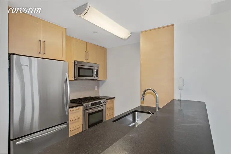 New York City Real Estate | View 415 Main Street, 14B | room 3 | View 4