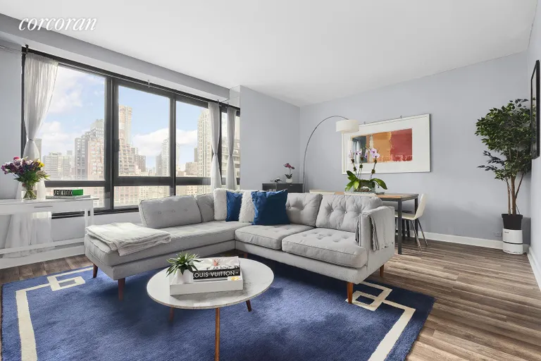 New York City Real Estate | View 100 United Nations Plaza, 17F | 1 Bed, 1 Bath | View 1