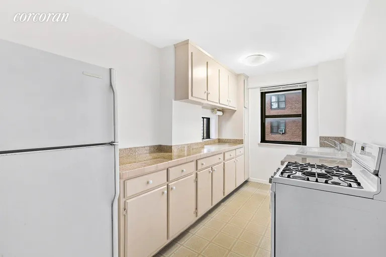 New York City Real Estate | View 268 East Broadway, C904 | room 3 | View 4
