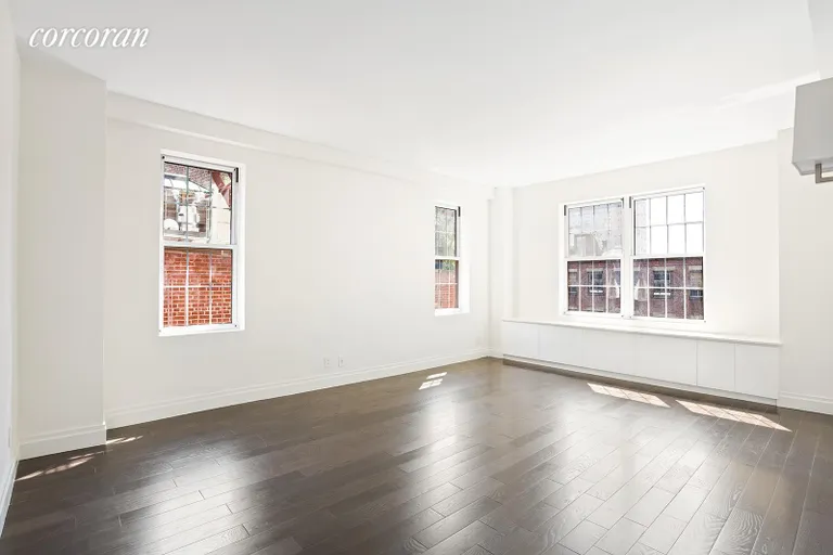 New York City Real Estate | View 41 Fifth Avenue, 6E | 2 Beds, 1 Bath | View 1