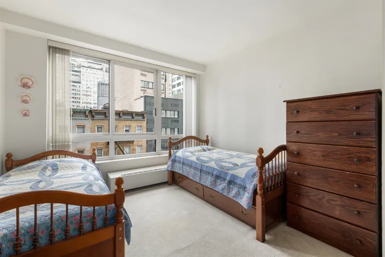 New York City Real Estate | View 100 United Nations Plaza, 6E | South-facing 2nd bedroom | View 5