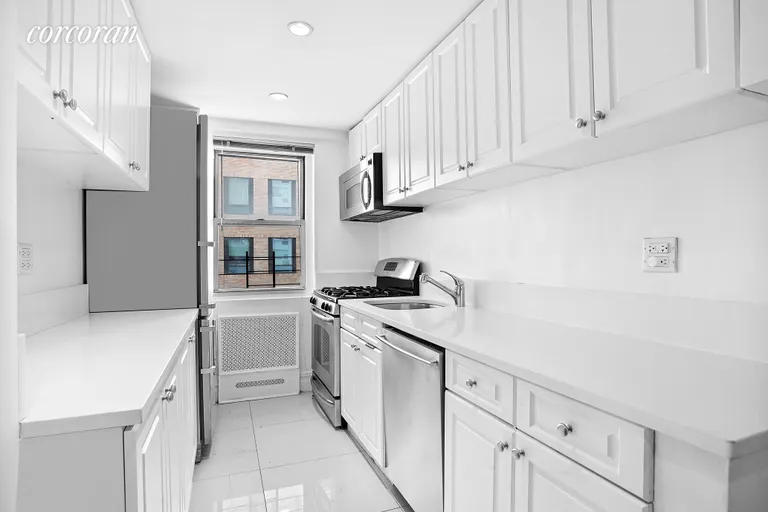 New York City Real Estate | View 301 East 66th Street, 5D | room 1 | View 2