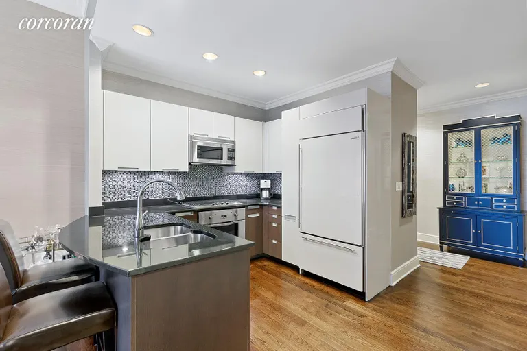 New York City Real Estate | View 250 East 49th Street, 4B | 1 Bed, 1 Bath | View 1