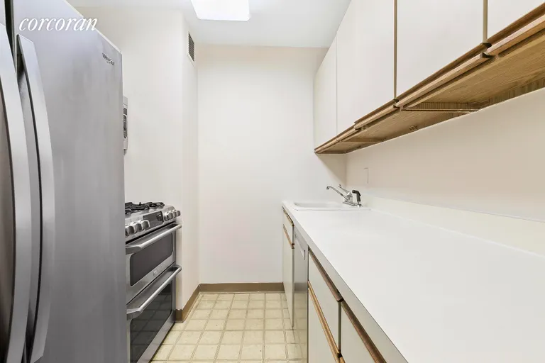 New York City Real Estate | View 153 East 87th Street, 5D | 5 | View 2