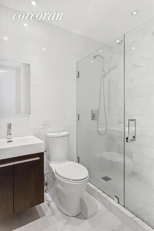 New York City Real Estate | View 255 East 49th Street, 25C | Bathroom | View 5