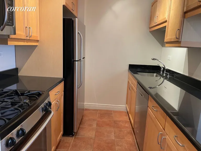 New York City Real Estate | View 380 Rector Place, 7K | room 2 | View 3