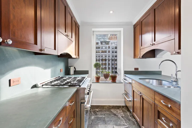 New York City Real Estate | View East 52nd Street | 3 Beds, 3 Baths | View 1