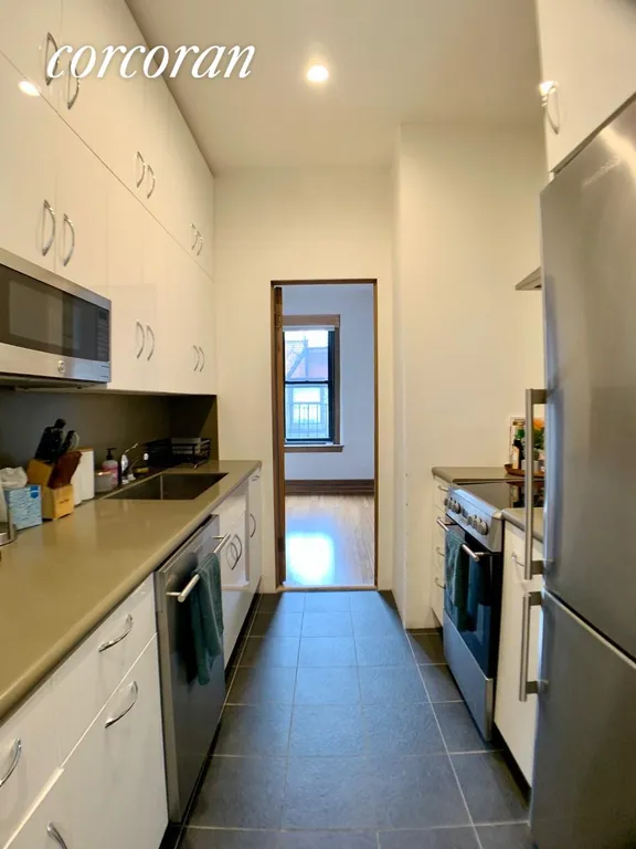 New York City Real Estate | View 161 East 81st Street, 5E | room 1 | View 2