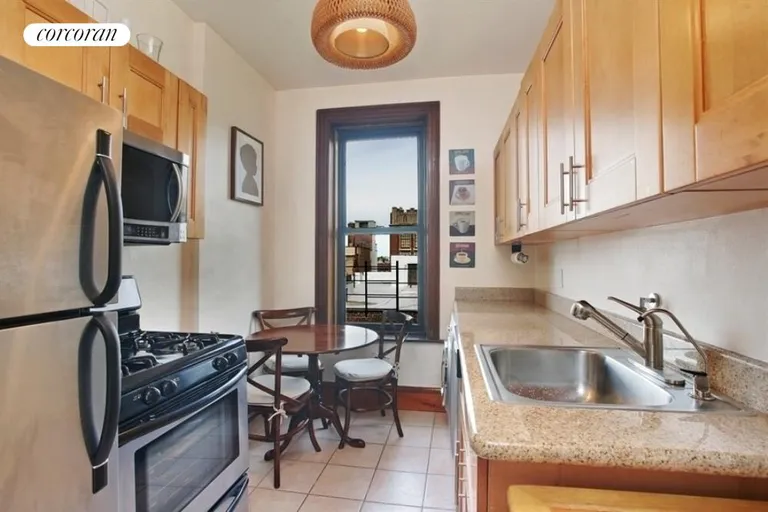 New York City Real Estate | View 707 Carroll Street, 4L | room 2 | View 3
