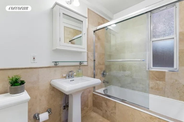 New York City Real Estate | View 41 West 72Nd Street, 5G | Bathroom  | View 4
