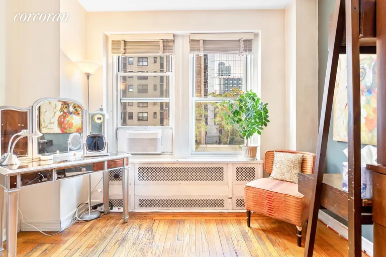 New York City Real Estate | View 433 West 34th Street, 2N | room 8 | View 9