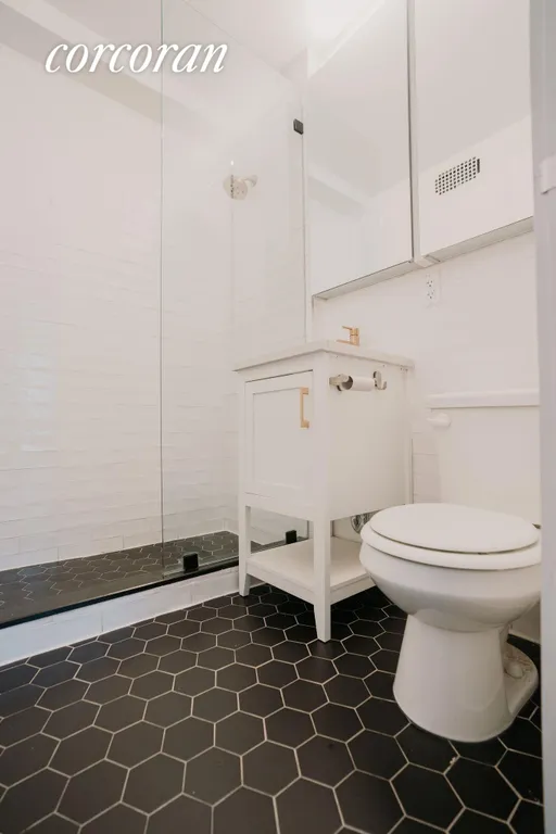 New York City Real Estate | View 25 East 67th Street, 6AB | Bathroom | View 8