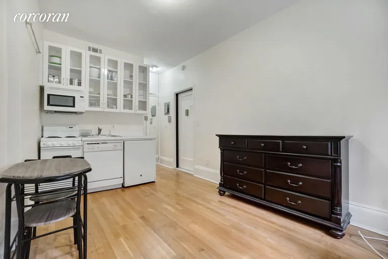 New York City Real Estate | View 315 West 71st Street, 1A | room 1 | View 2