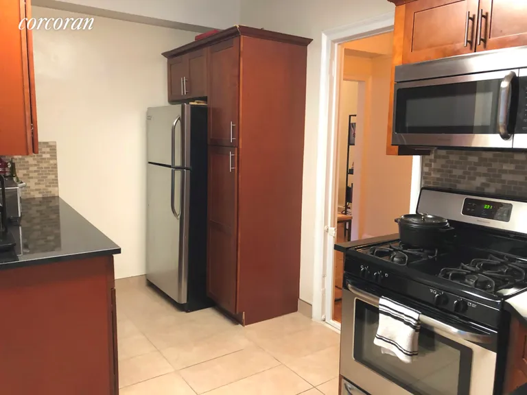 New York City Real Estate | View 175 West 76th Street, 2F | room 3 | View 4