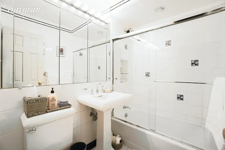New York City Real Estate | View 115 East 87th Street, 19F | 2nd Bathroom w/Tub & Glass Door | View 11