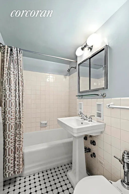 New York City Real Estate | View 440 East 79th Street, 16K | Bathroom | View 11