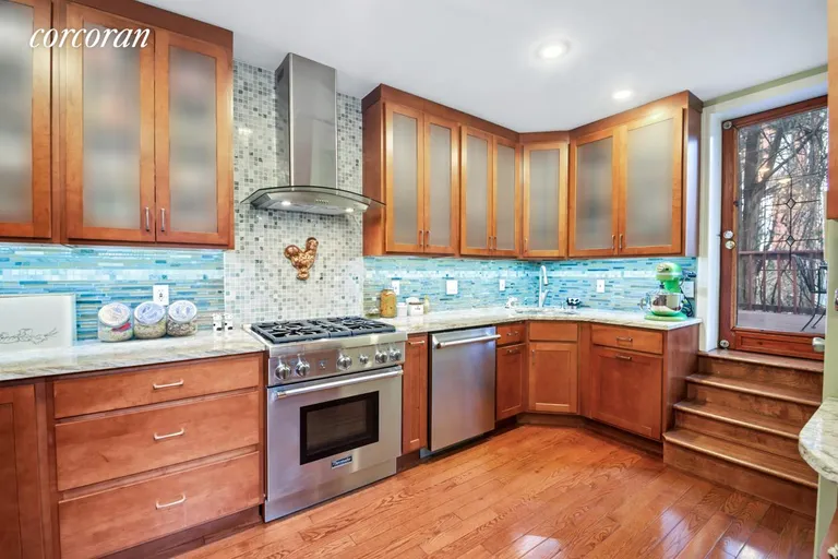 New York City Real Estate | View 171 Maple Street | Plenty of storage and Thermidor stove. | View 7