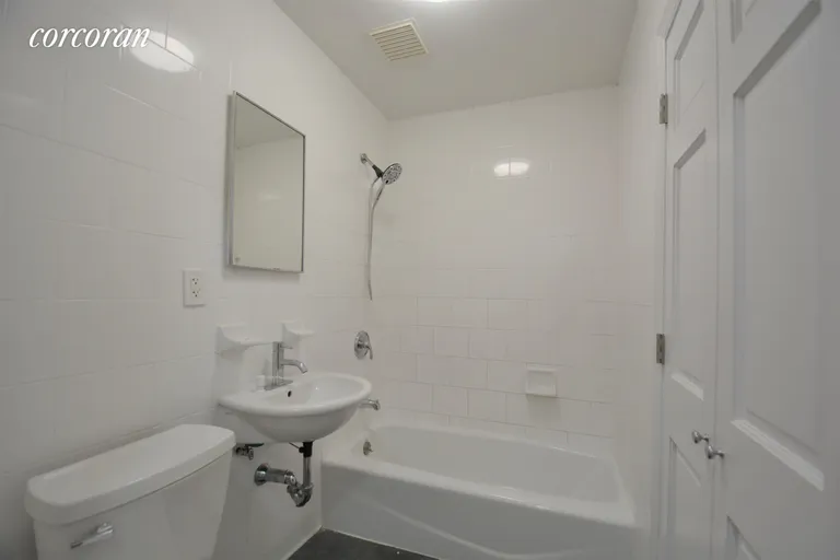 New York City Real Estate | View 71-49 160th Street, 4A | room 6 | View 7