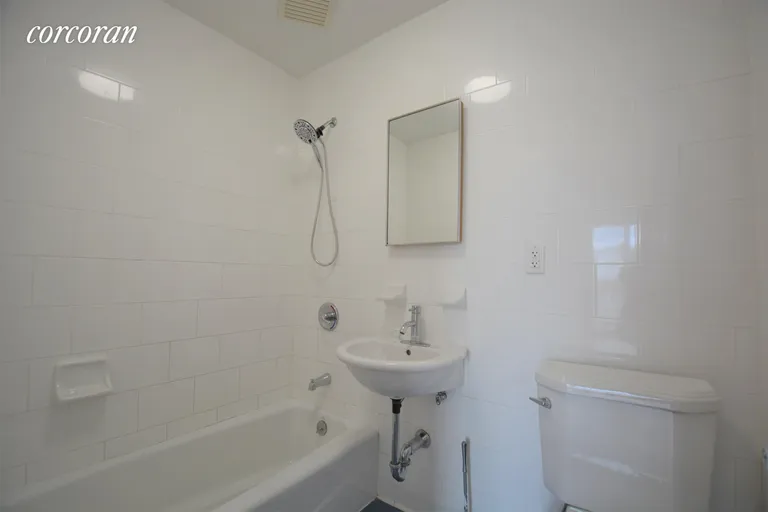 New York City Real Estate | View 71-49 160th Street, 4A | room 5 | View 6