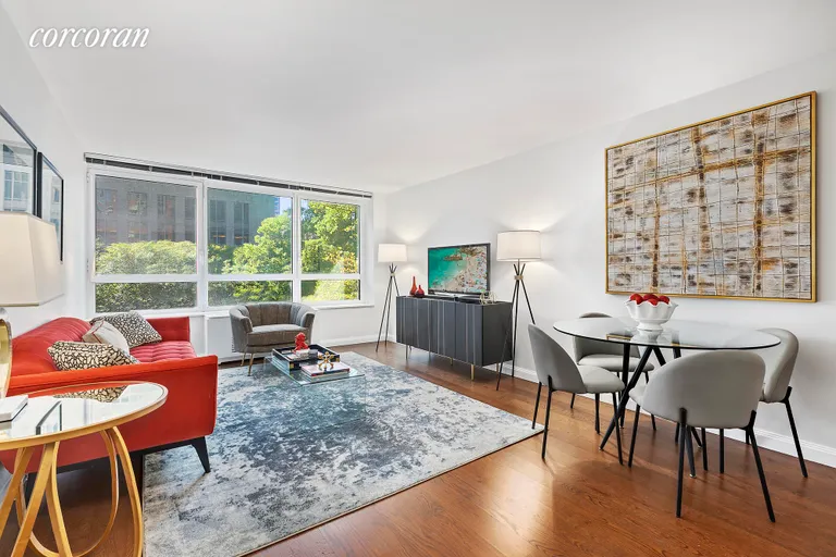 New York City Real Estate | View 200 East 94th Street, 321 | Plenty of Space for Living and Dining | View 4