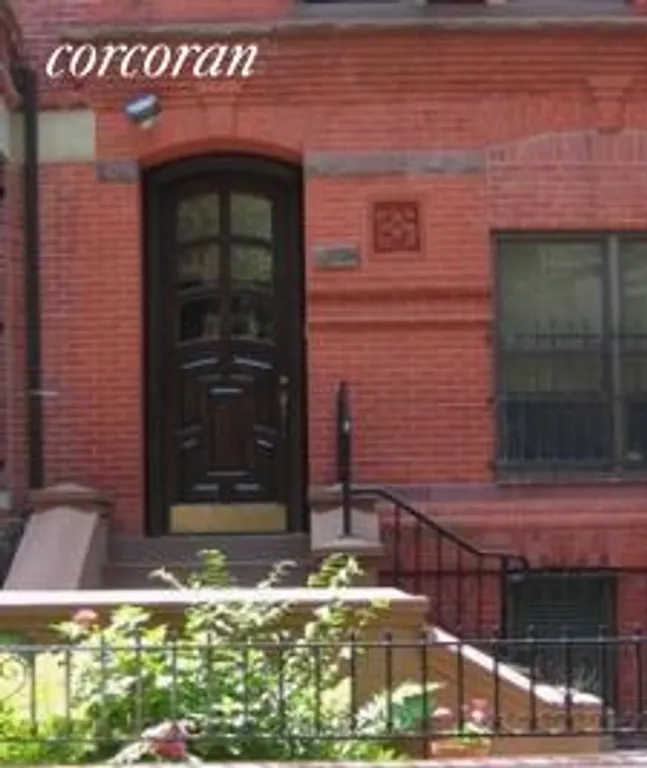 New York City Real Estate | View 142 West 95th Street, 3R | room 2 | View 3