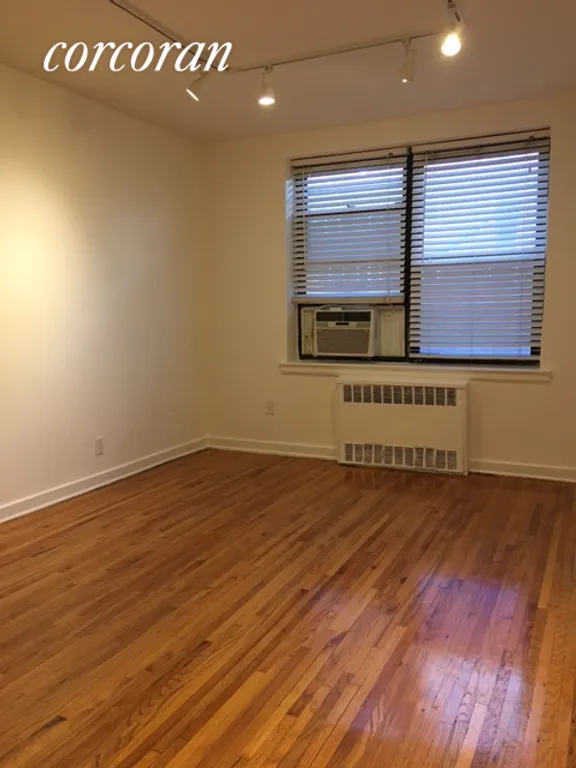 New York City Real Estate | View 52-18 39th Avenue, 1-B | room 3 | View 4
