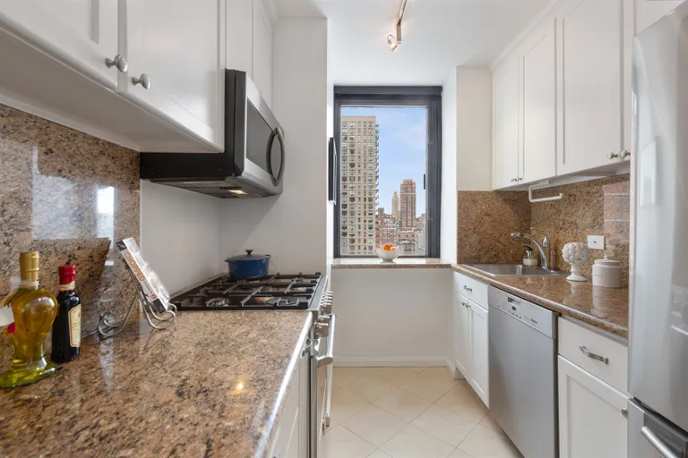 New York City Real Estate | View 330 East 75th Street, 20A | Kitchen | View 5