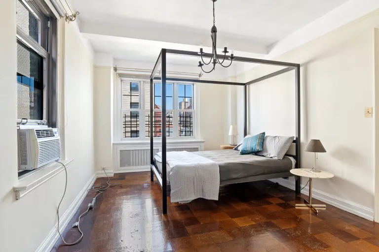New York City Real Estate | View 70 REMSEN STREET, 8C | room 3 | View 4