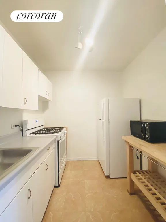 New York City Real Estate | View 320 East 35th Street, 2D | room 2 | View 3