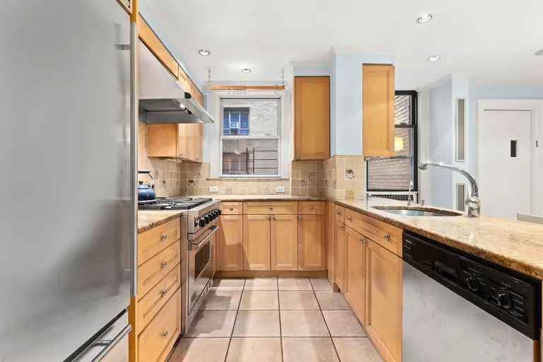 New York City Real Estate | View 17 West 71st Street, 2B | Stainless appliances and externally vented hood | View 5