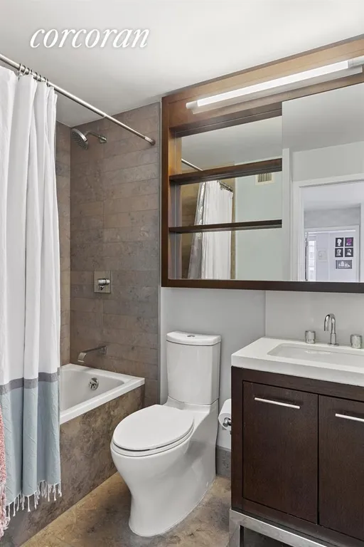 New York City Real Estate | View 225 Rector Place, 11N | Second Full Bathroom | View 10