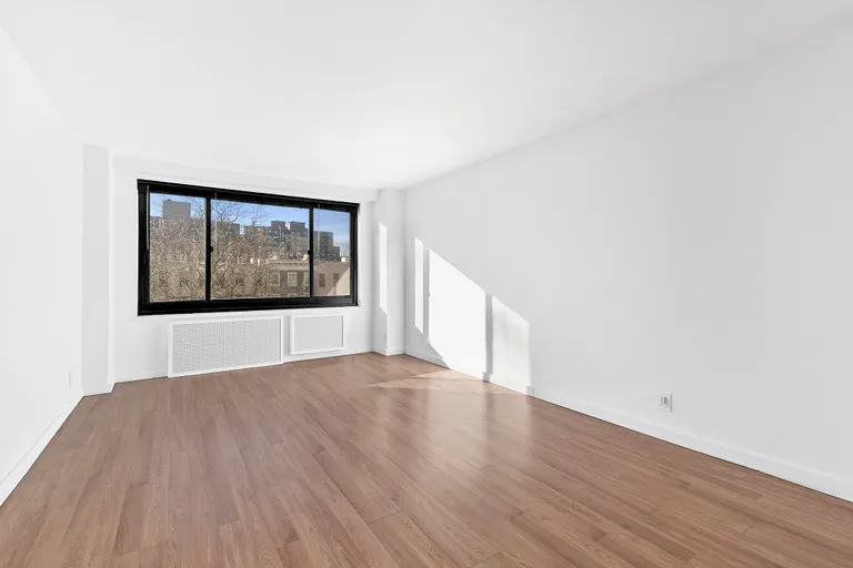 New York City Real Estate | View 185 Hall Street, 410 | Photo2 | View 2
