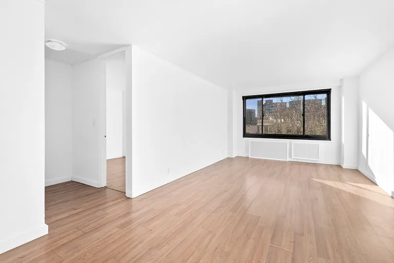 New York City Real Estate | View 185 Hall Street, 410 | Photo6 | View 6