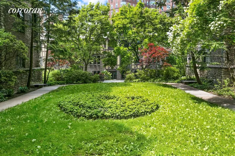 New York City Real Estate | View 116 Pinehurst Avenue, F43 | Garden Courtyard | View 9